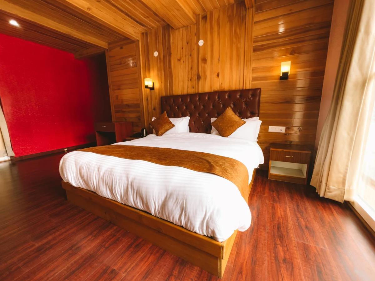 Hotel New Vistas Manāli Екстериор снимка